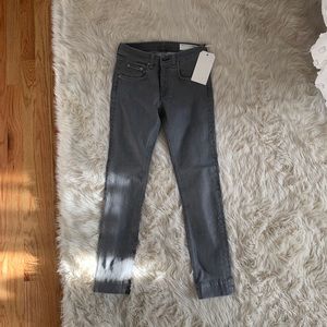 🤍🤍NEVER WORN Rag & bone gray skinny jeans🤍🤍